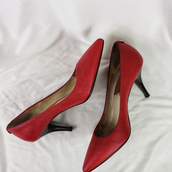 Michael Kors Saffiano Leather Stacked Heel - Picture 6 of 9